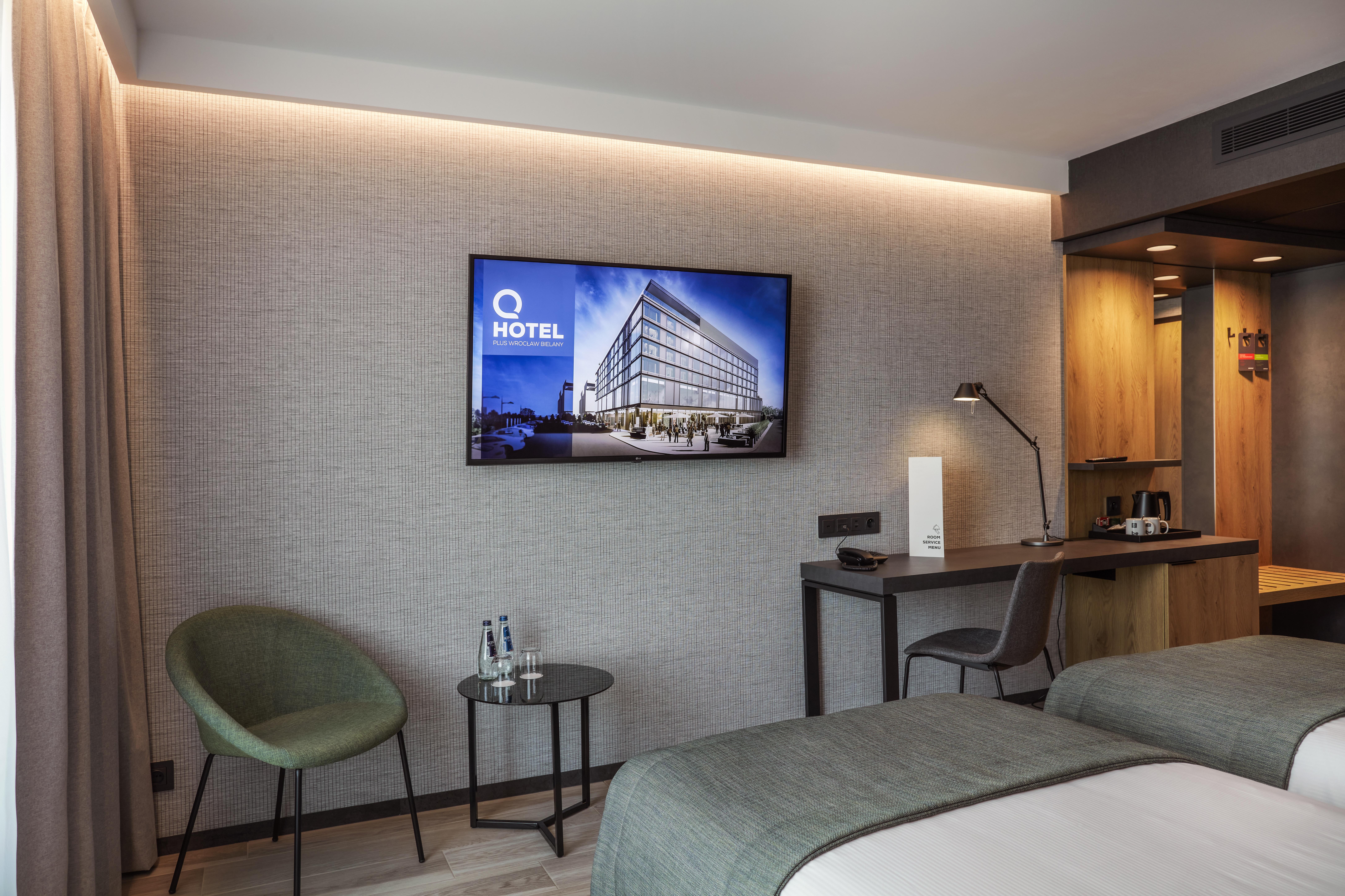 Q Hotel Plus Wroclaw Bielany Bielany Wrocławskie Buitenkant foto
