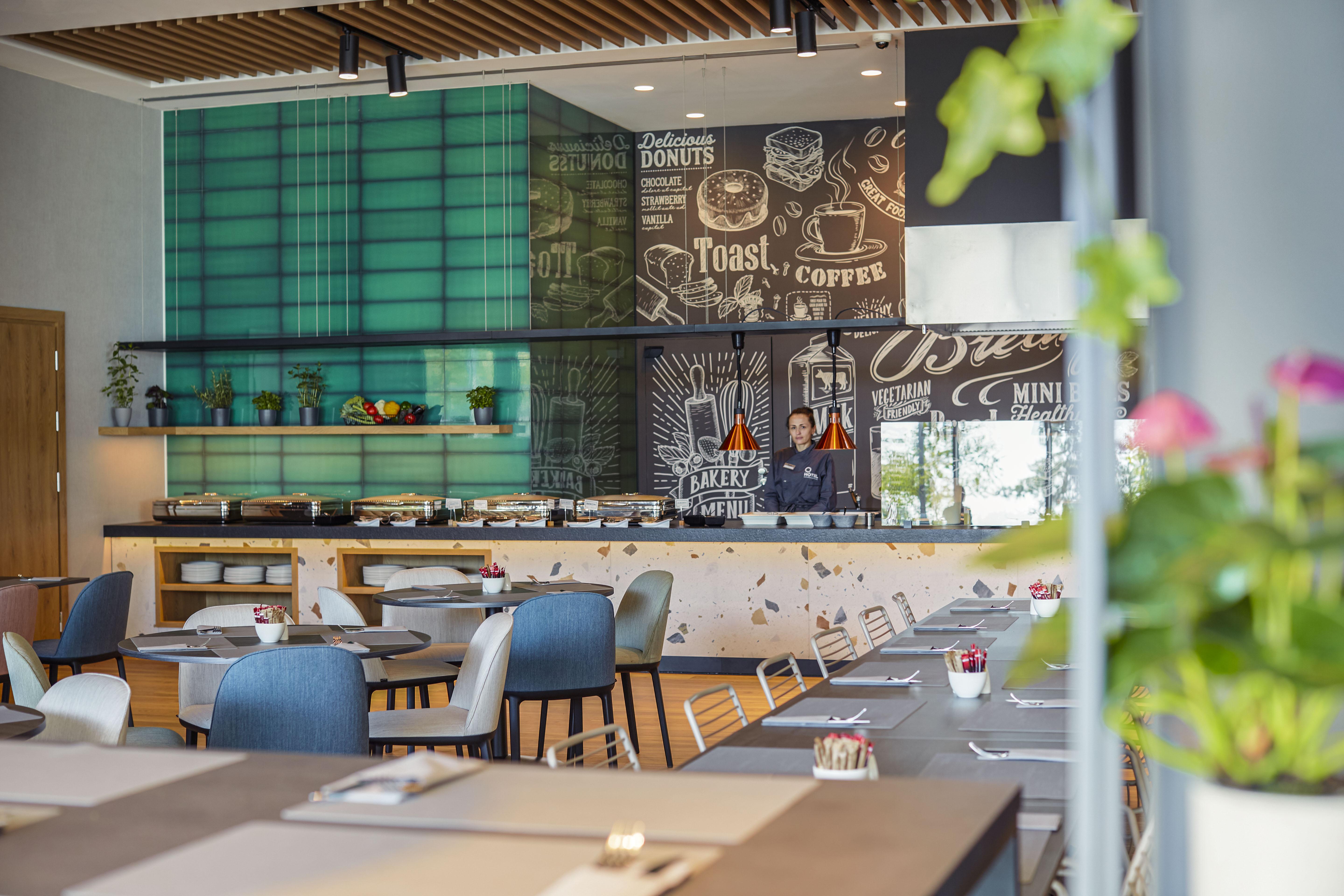 Q Hotel Plus Wroclaw Bielany Bielany Wrocławskie Buitenkant foto