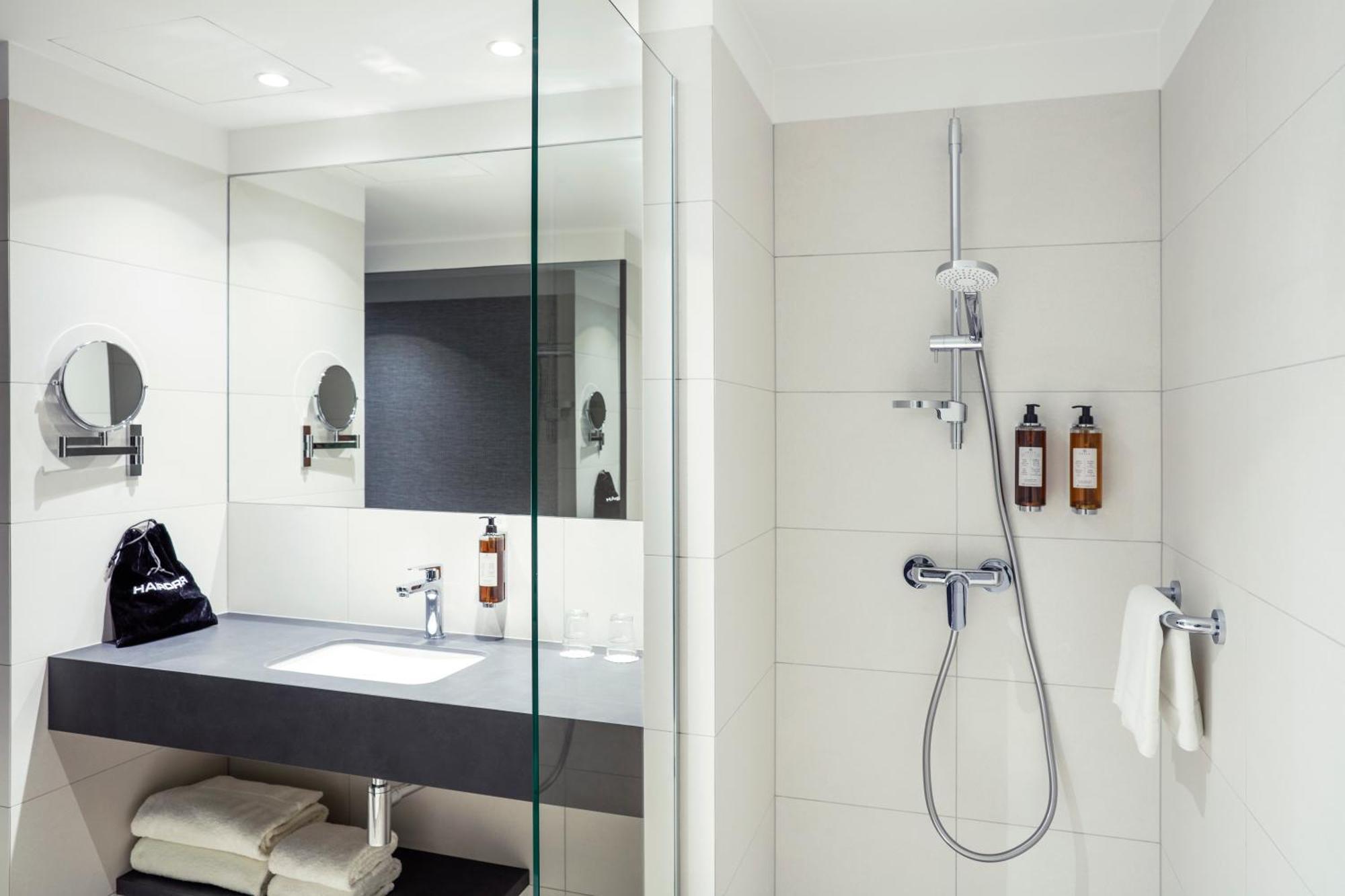 Q Hotel Plus Wroclaw Bielany Bielany Wrocławskie Buitenkant foto