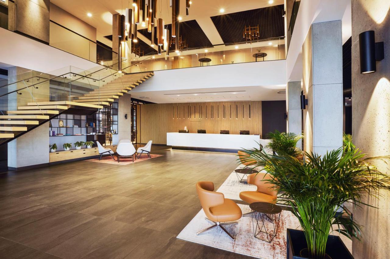 Q Hotel Plus Wroclaw Bielany Bielany Wrocławskie Buitenkant foto